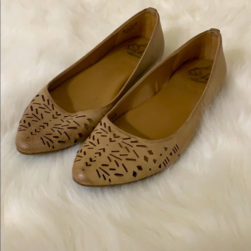 Nude Flats
